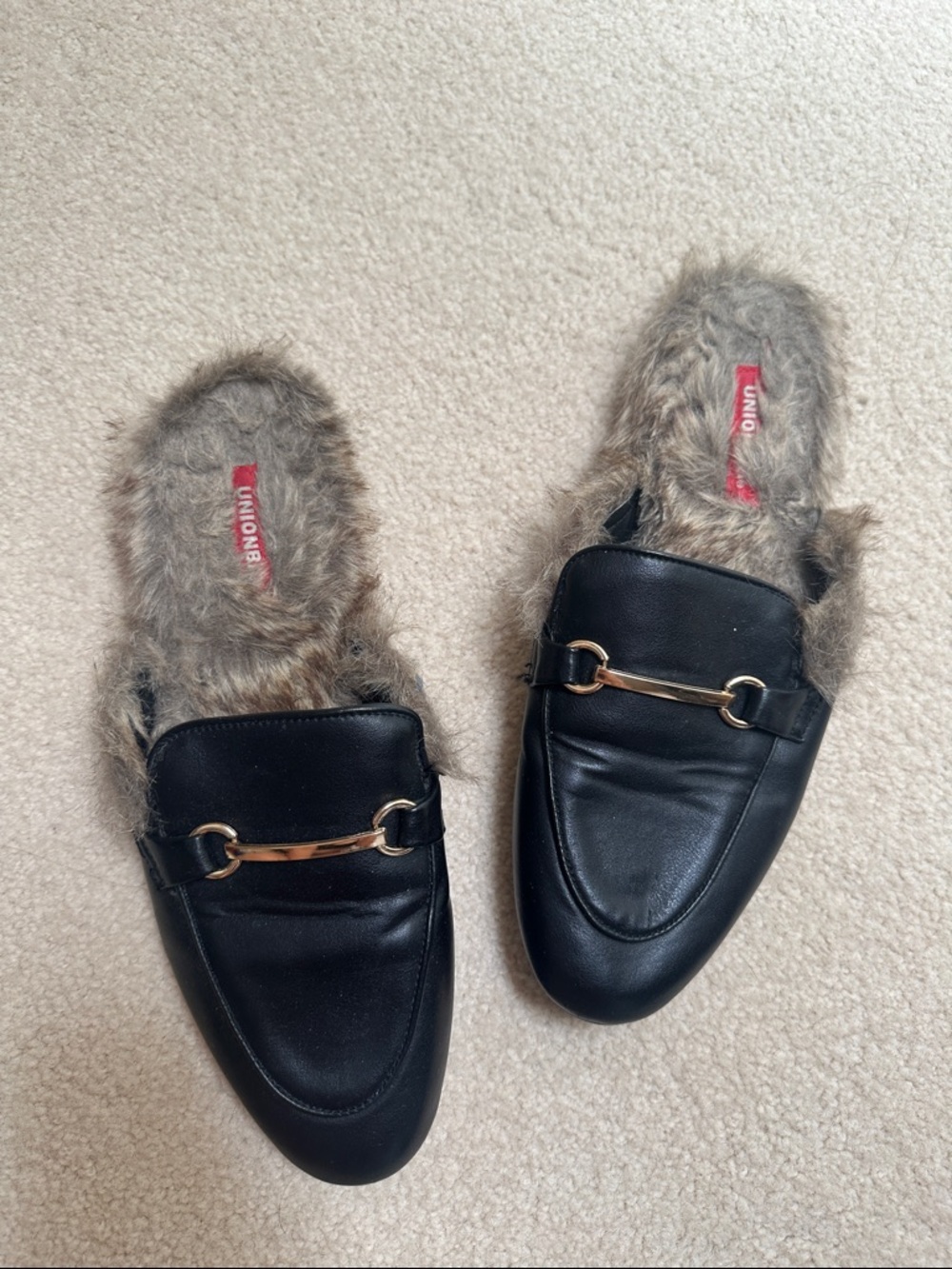 UNIONBAY Black Faux-Fur Backless Loafers with Gold Bit